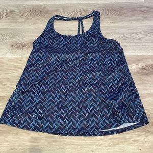 pattern athletic top